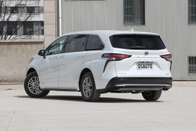 TOYOTA SIENNA 2024 2.5L