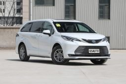 
 TOYOTA SIENNA 2024 2.5L full									