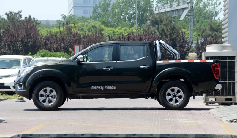 
 NISSAN Navara 2017 2.5L Manual 2WD Signature QR25 full									